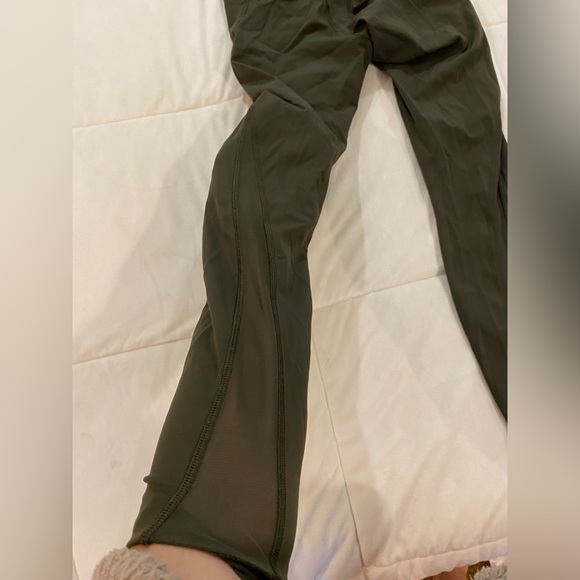 Olive green lulu lemon leggings size 4 - Picture 3 of 5